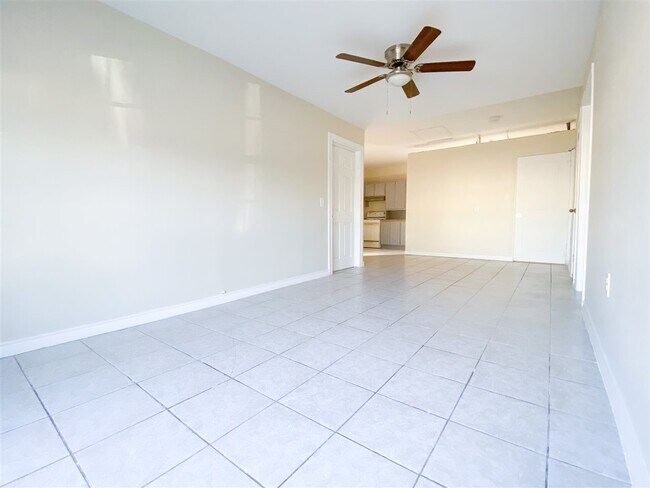 Building Photo - 1001 Okane St