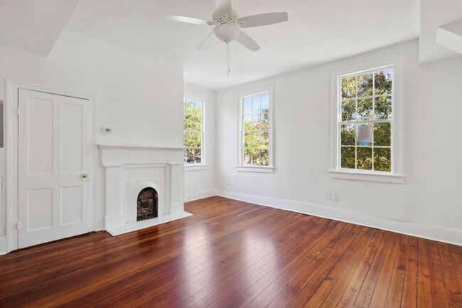 Building Photo - 89 Alexander St