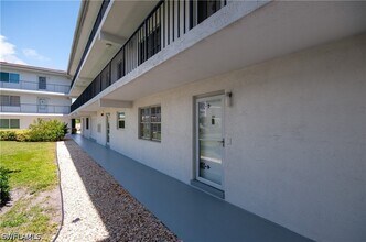 Building Photo - 5 High Point Cir W