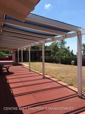 Building Photo - 4520 Calavo Dr