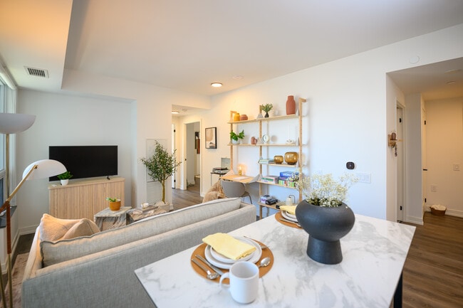 Building Photo - Story of Midtown