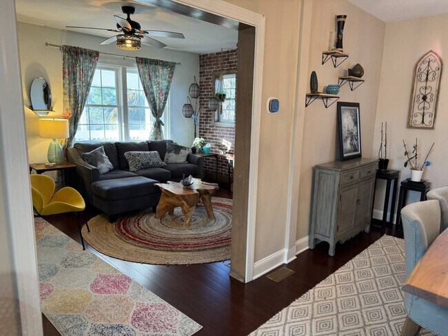 Building Photo - 10417 S Grant Ave