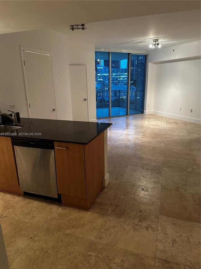 Foto del edificio - 350 S Miami Ave