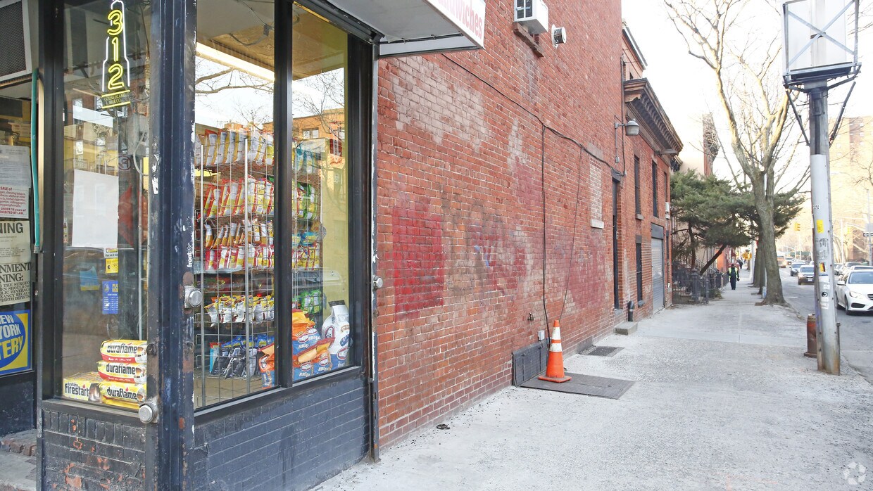 Foto del edificio - 196 Bergen St