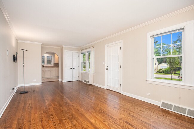 Foto del edificio - 810 Glenshire Rd