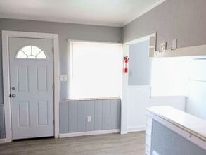 Building Photo - 396-398-398 S Powell Ave