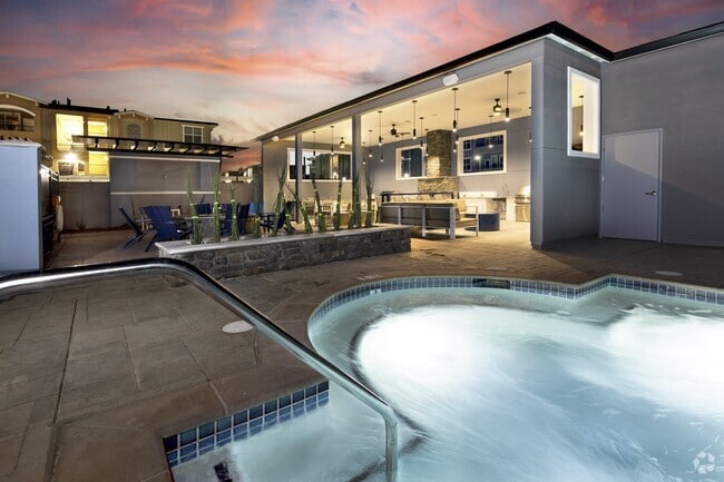 Building Photo - Anchor 532 Luxury Apartments