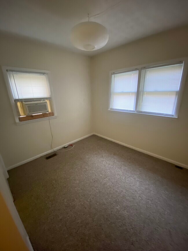 Bedroom - 135 King Ave