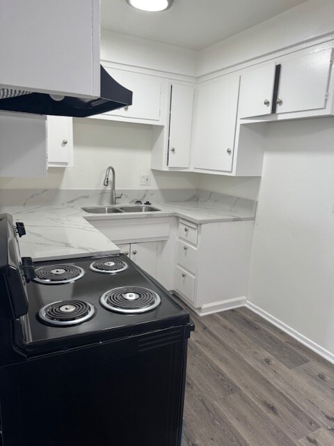 Foto del edificio - 6221 Cherry Ave