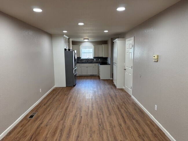 Foto del edificio - 3 bed 2 full bath 2 story duplex in Norman! ready for move in!