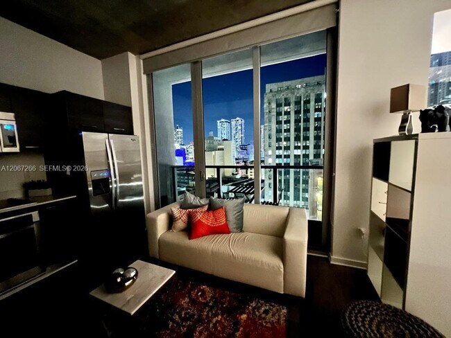 Foto del edificio - 151 SE 1st St