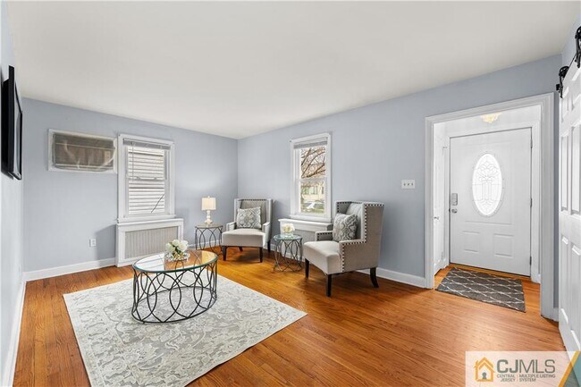 Building Photo - 18 Market St