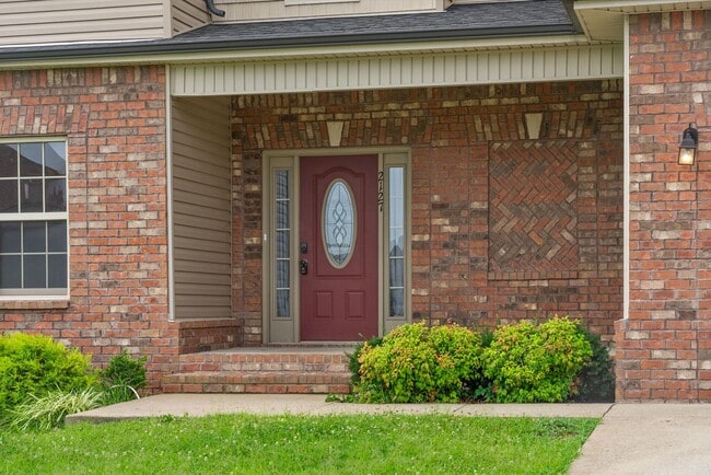 Building Photo - Pet Friendly Four Bedroom!