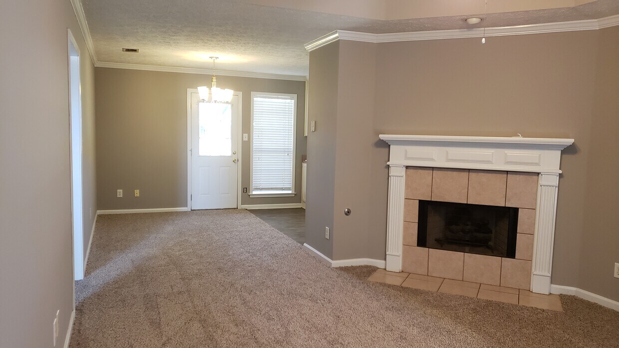 Foto del edificio - 83 Mossey Ln