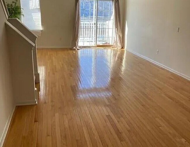 Foto del edificio - 213 Riverview Dr
