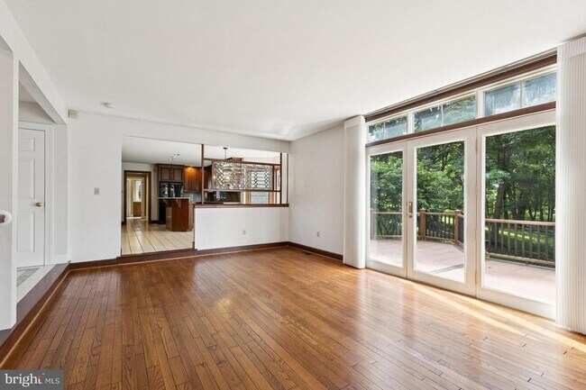 Foto del edificio - For Rent! Large 5-Bedroom, 3.5-Bath Home with Scenic Views