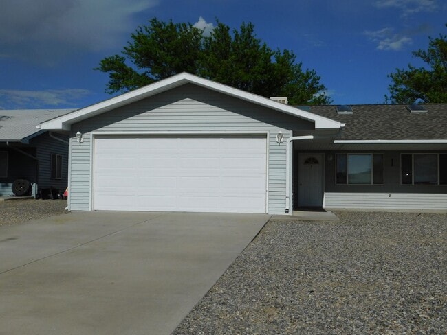 Building Photo - 456 Stepping Stone Ct