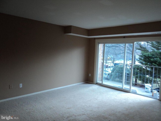 Building Photo - 11919 Parklawn Dr