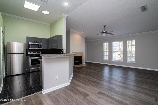 Building Photo - 65 Jardin De Mer Pl