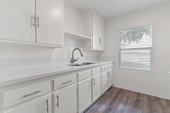 Interior Photo - 201-209 E 12th Street