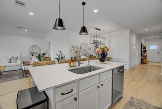 Building Photo - 30203 Gallatin River Ln