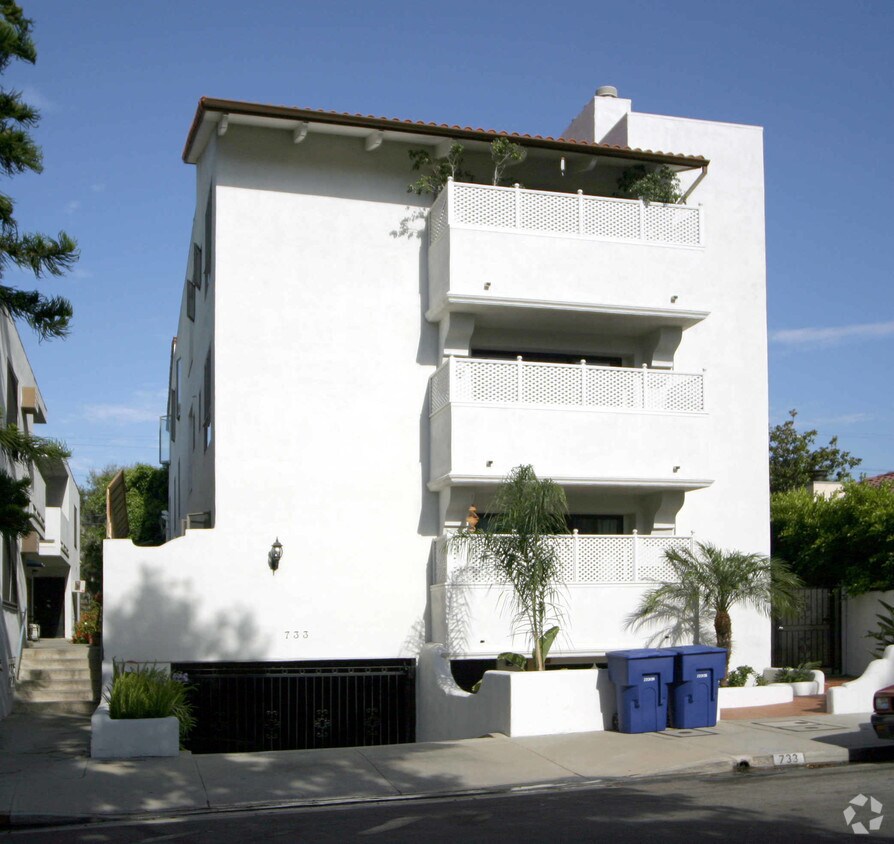 Foto del edificio - 733 Huntley Dr