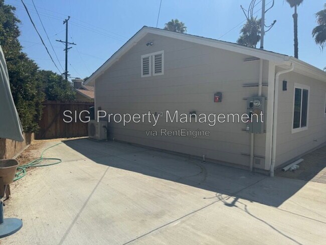 Foto del edificio - 10003 Foothill Blvd