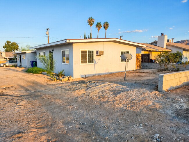 Foto del edificio - 5527 Baileya Ave