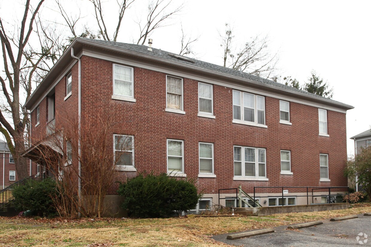 Foto del edificio - 2012 Lauderdale Rd