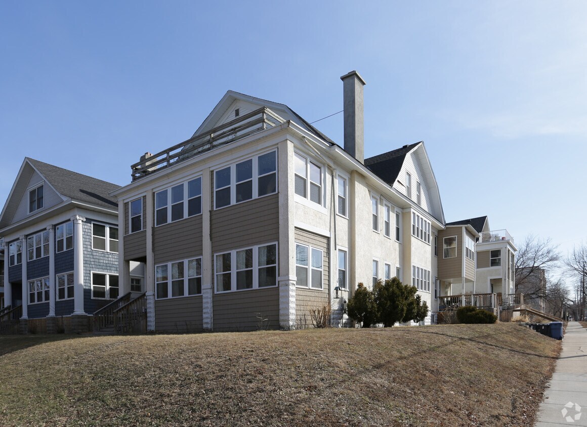 Building Photo - 2125-2127 Pleasant Ave S