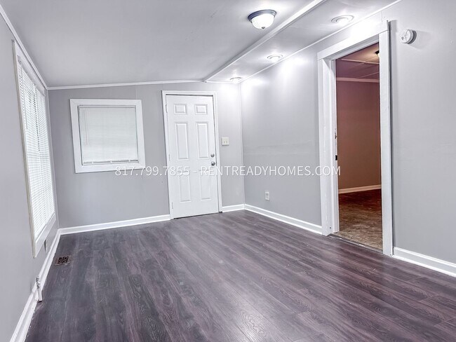Foto del edificio - 5405 Wesley Dr