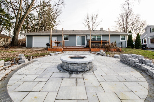 Foto del edificio - 123 Haines Ave