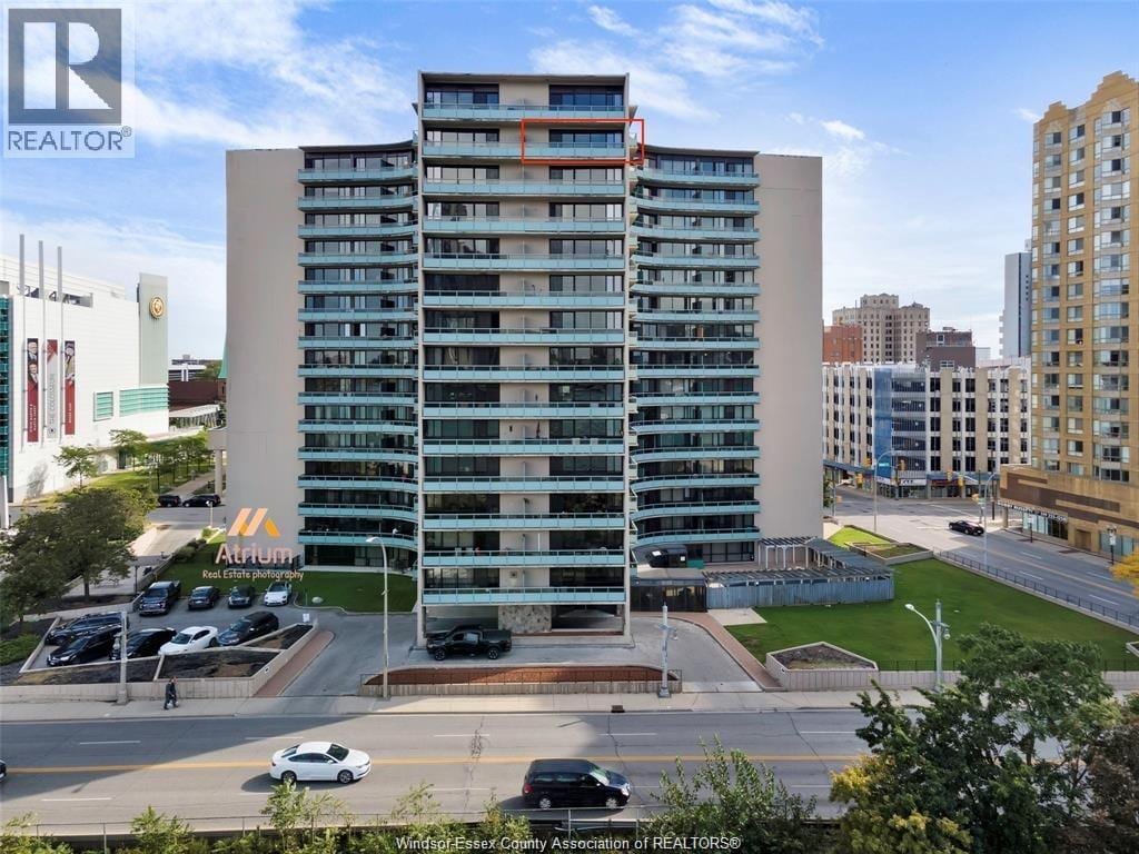 Photo principale - 111 Riverside Dr E