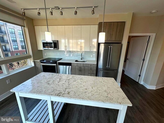 Foto del edificio - 145 Riverhaven Dr