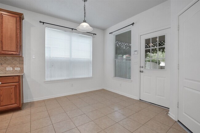 Foto del edificio - 17247 Mitchell Pass Ln