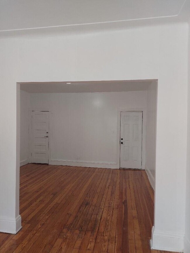 Building Photo - 236 Ridgewood Ave