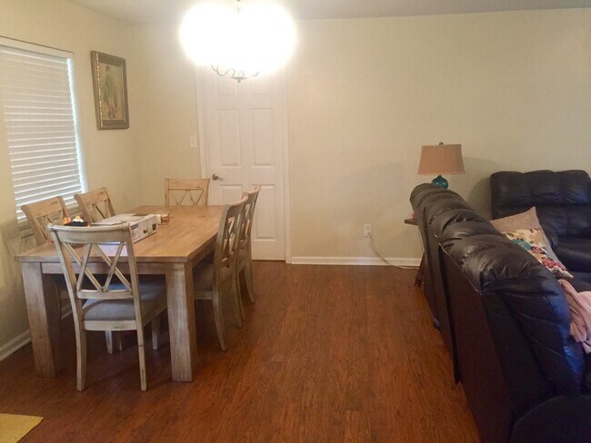 Foto del edificio - 3 BR 2 bath home in Troy