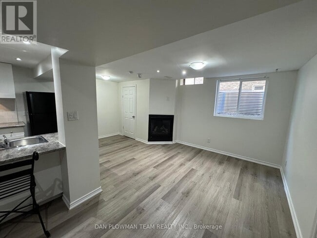 Photo du bâtiment - 37 Wood Dr