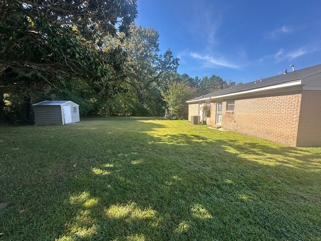 Acces to park within walking distance - 511 Harris Estate Dr