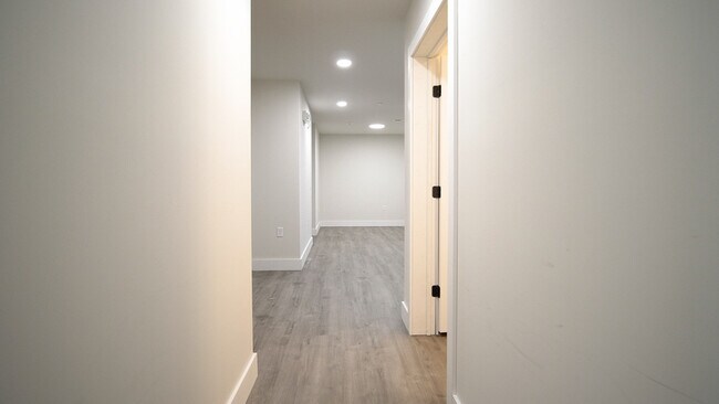 Building Photo - 15 Hungerford Terrace