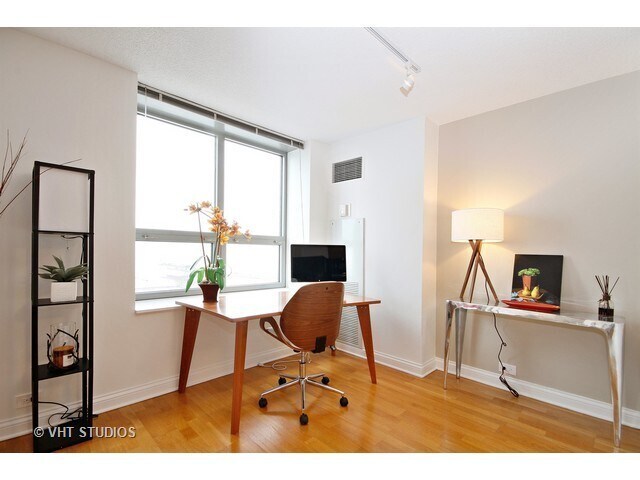 Foto del edificio - 474 N Lake Shore Dr