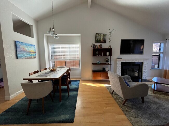 Foto del edificio - 206 Charter Oak Cir