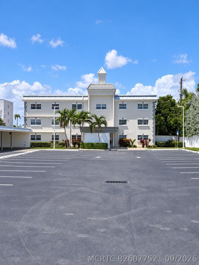 Building Photo - 1439 S Ocean Blvd