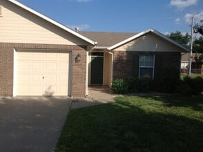 Building Photo - 2902 Russel Ct