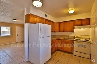Building Photo - 2245 W Glenrosa Ave