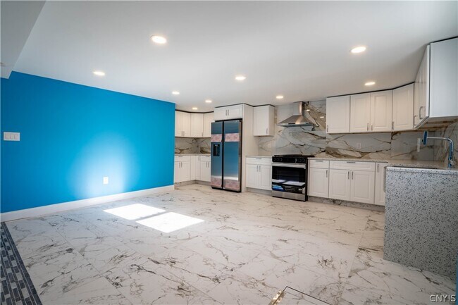 Foto del edificio - 599 Albany St