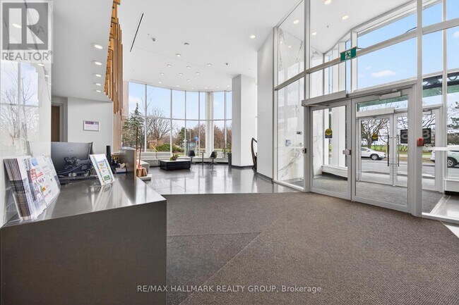 Photo du bâtiment - 805 Carling Ave