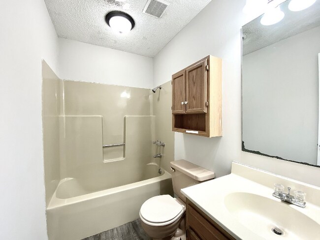 Building Photo - 2392 Crabapple Dr