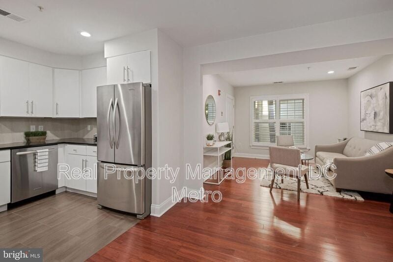 Primary Photo - 3925 Fulton St NW