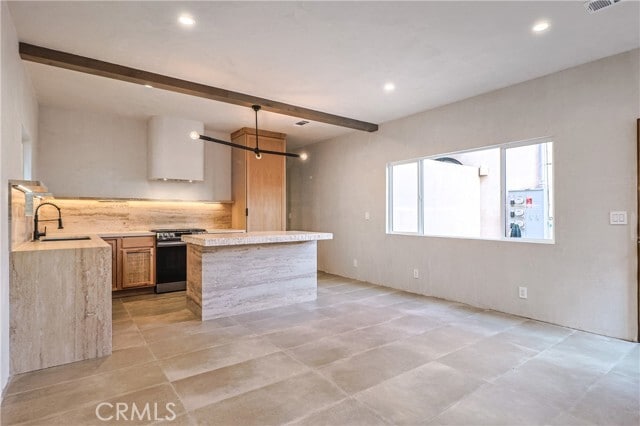 Foto del edificio - 817 N Orange Grove Ave